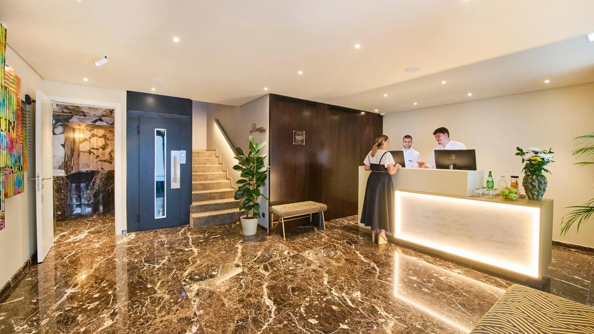 Hotel Moon & Sun Lisboa  Лиссабон